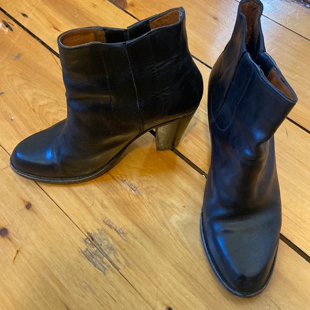 Black leather heeled Frye ankle boots